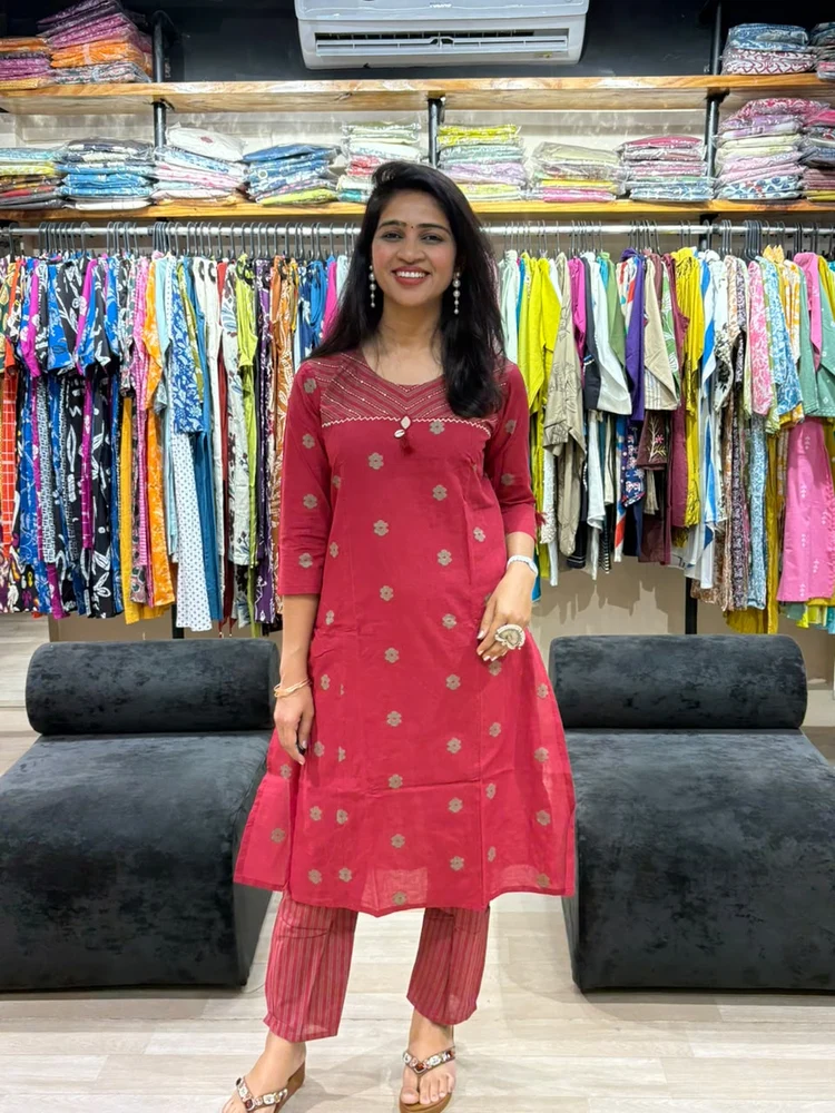 Maroon Floral Print Jamdani Cotton Pair Set - Image 4